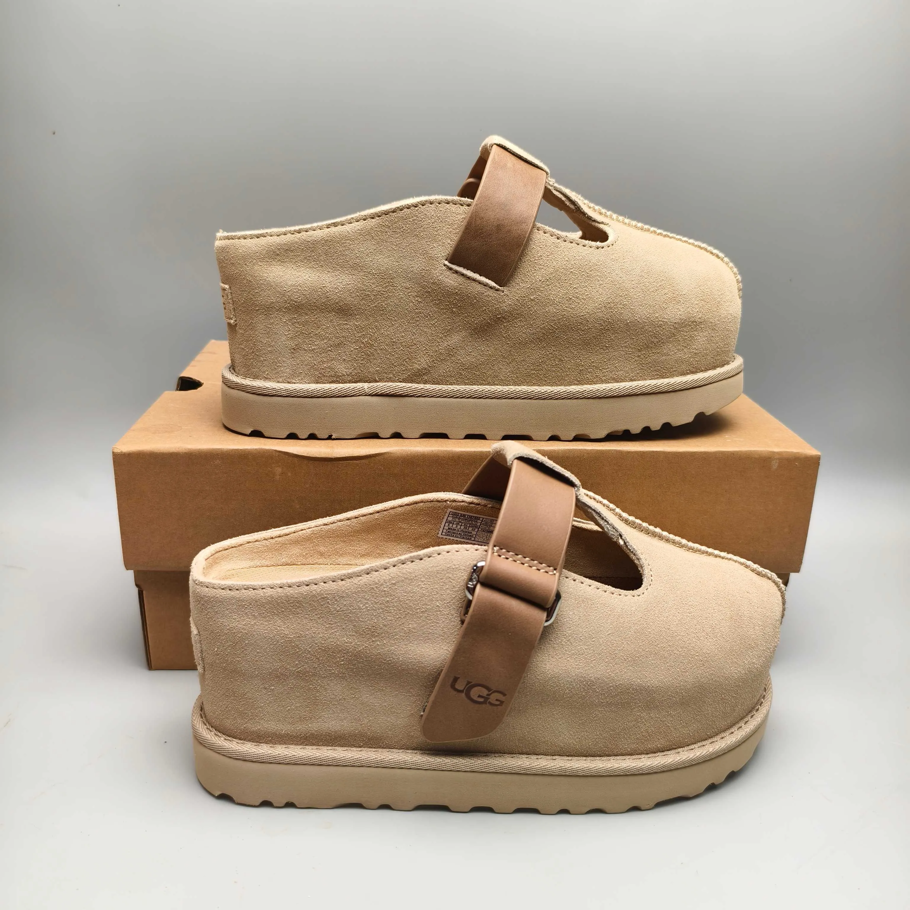 💰500 UGG sheepskin all-in-one snow boots 7550 spring and summer thick-soled casual style color: maroon sand black leather code number: 35-41?